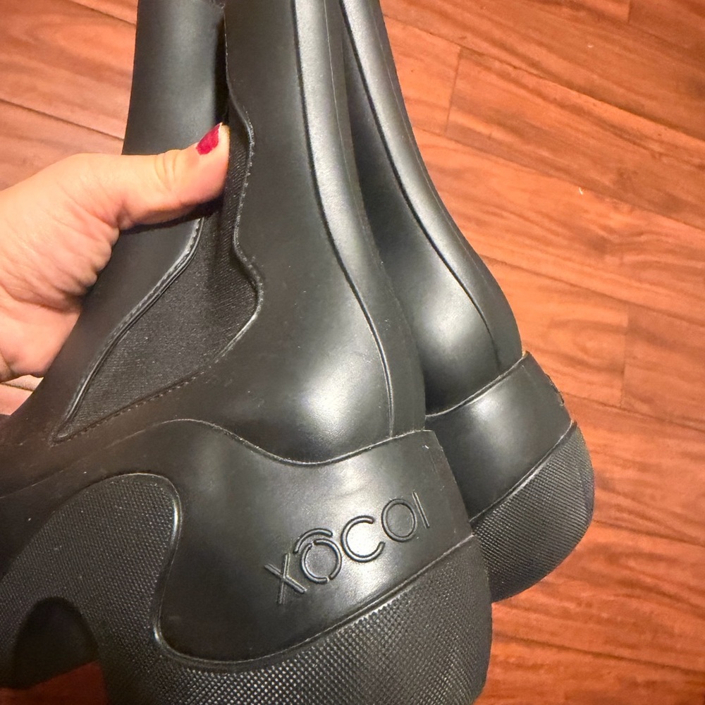 XOCOK Black Platform Chelsea Bootie - Picture 4 of 11